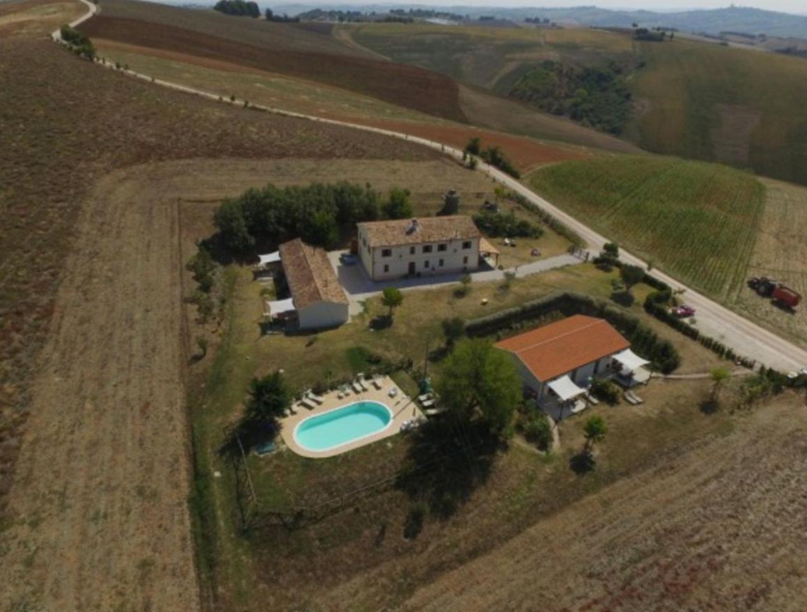 Rustico Del Bozzo Hostal Castelleone di Suasa Exterior foto