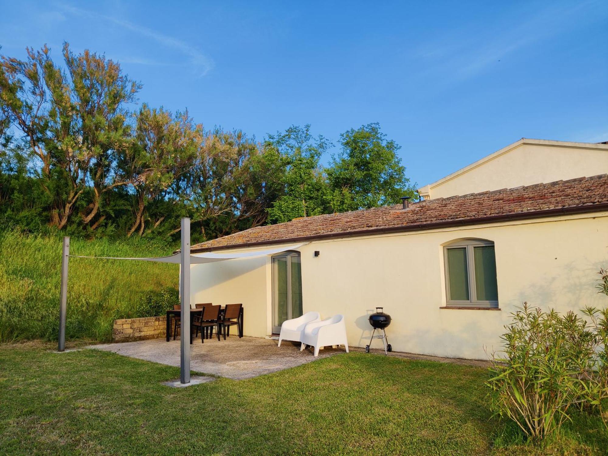 Rustico Del Bozzo Hostal Castelleone di Suasa Exterior foto