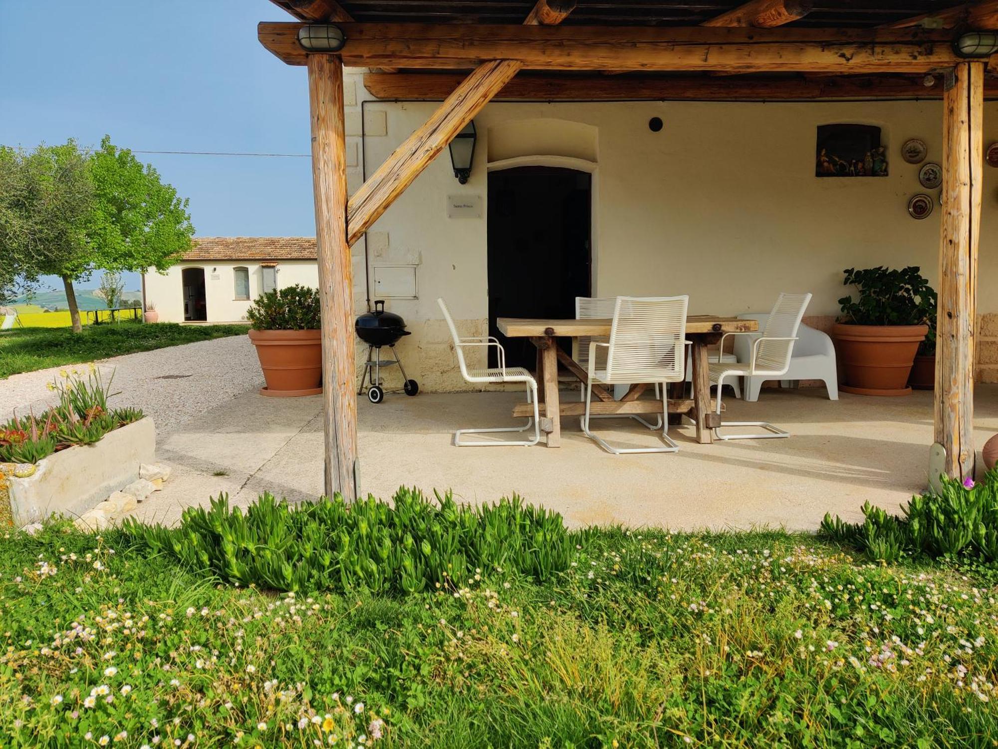 Rustico Del Bozzo Hostal Castelleone di Suasa Exterior foto