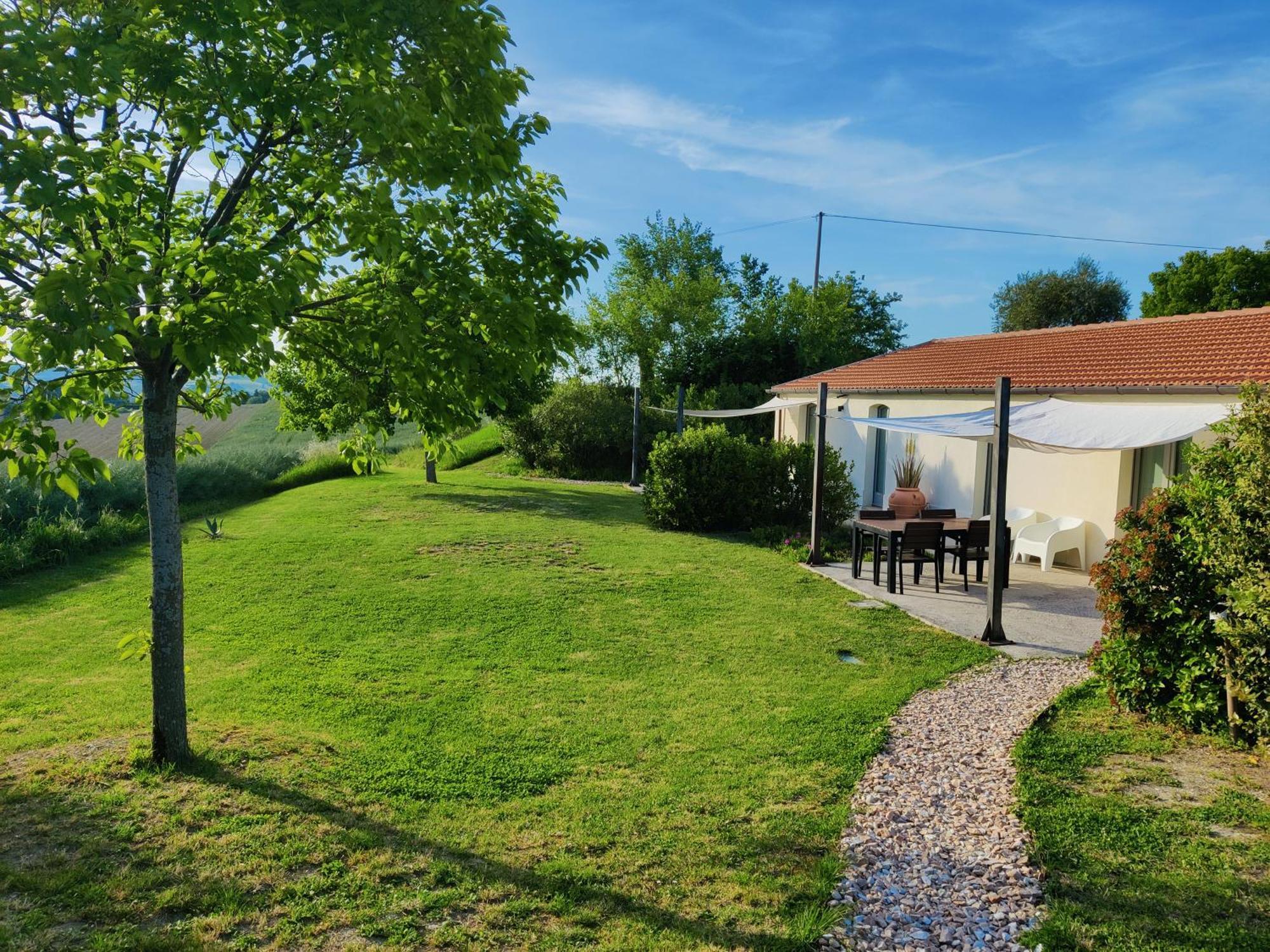 Rustico Del Bozzo Hostal Castelleone di Suasa Exterior foto
